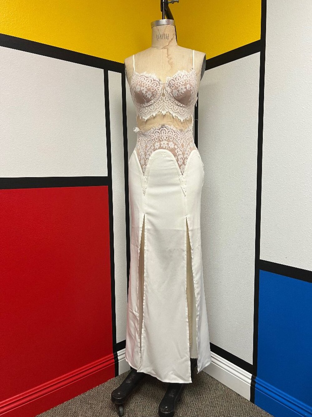 NWT Tiger Mist Illusion Lace Sheer Panel Slit Front White Maxi Dress Medium